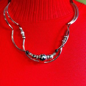 Lizzy James 2 stran Silver and pearls